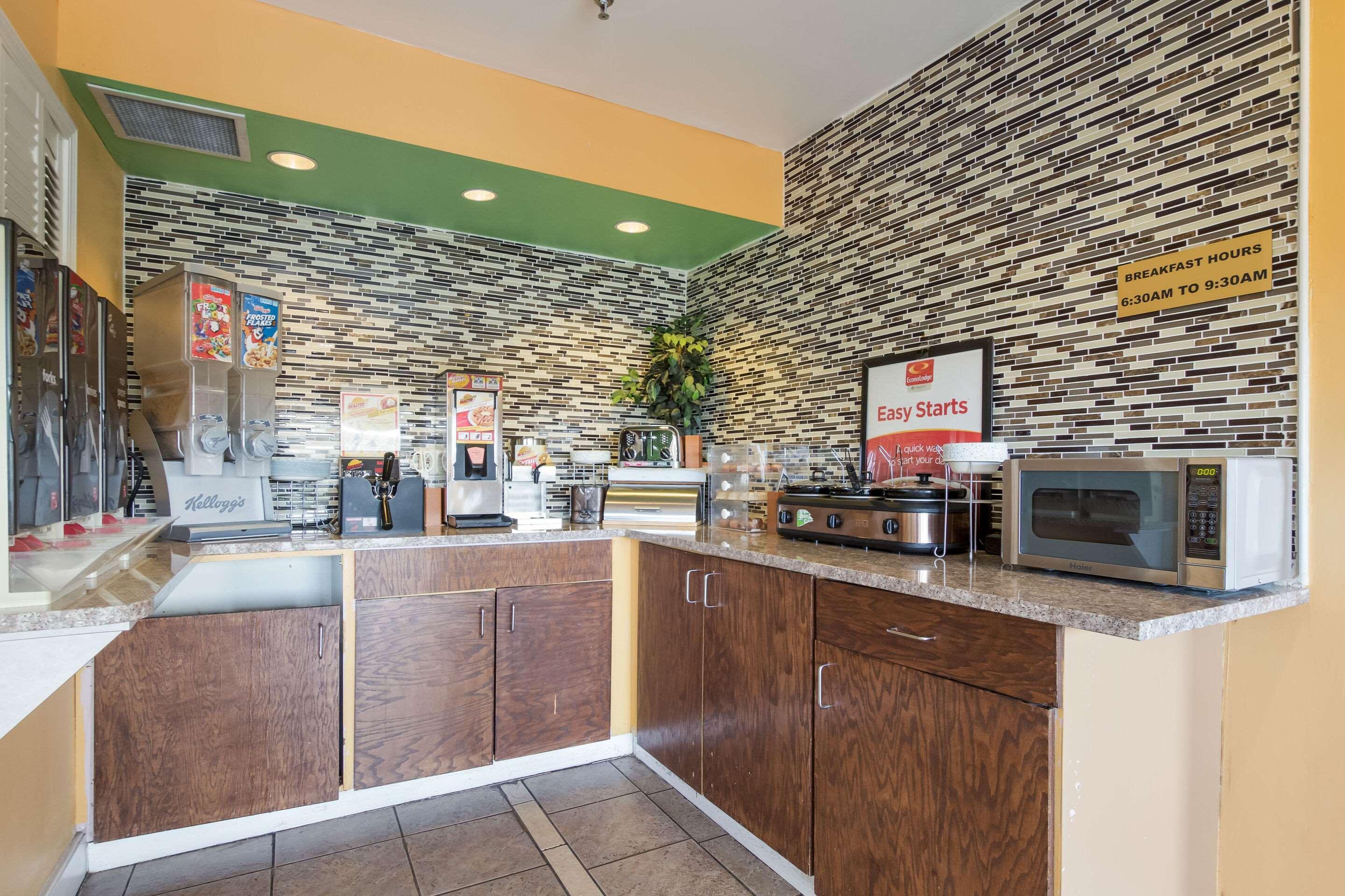 Econo Lodge Inn & Suites I-65 Brooks Εξωτερικό φωτογραφία